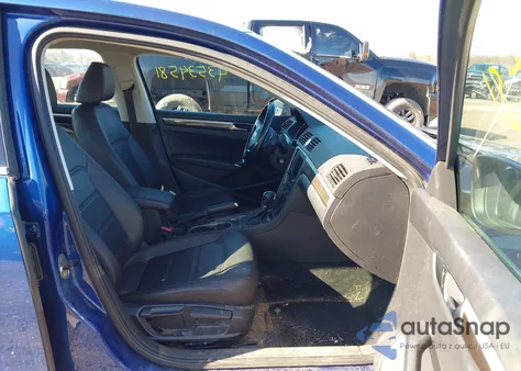 2016 Volkswagen Passat 1.8T Se из США, поврежденный, VIN 1VWBT7A38GC045033